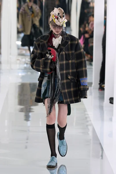 Look 19